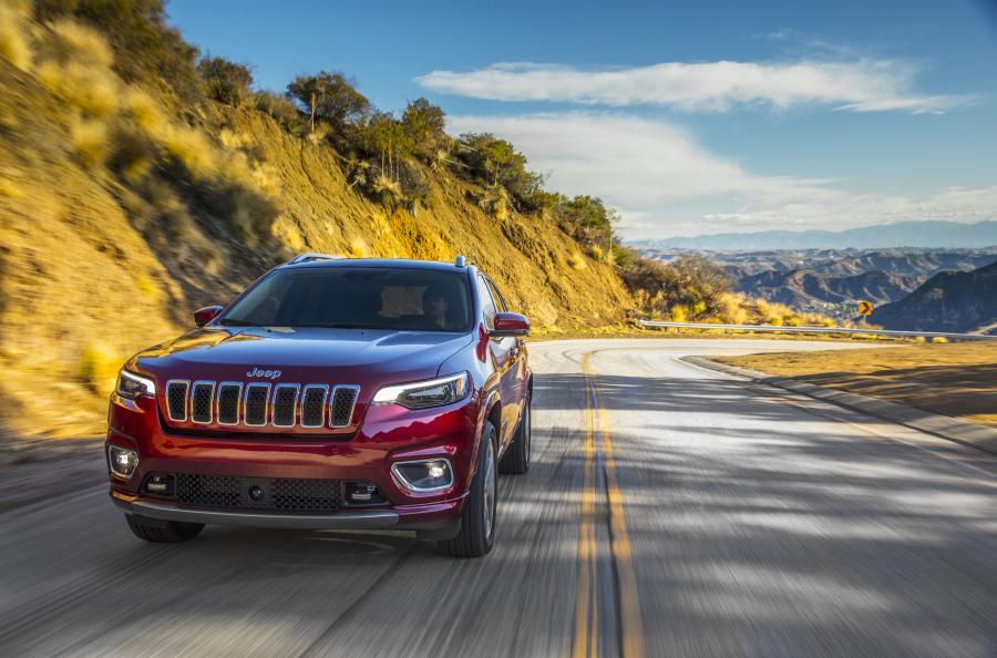  Jeep Cherokee Overland (KL) 2018 года  (NA) (фото 8 из 33)